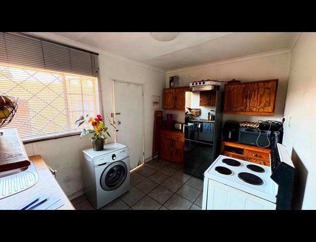 2 BEDROOM HOUSE FOR SALE IN MOFFATT VIEW